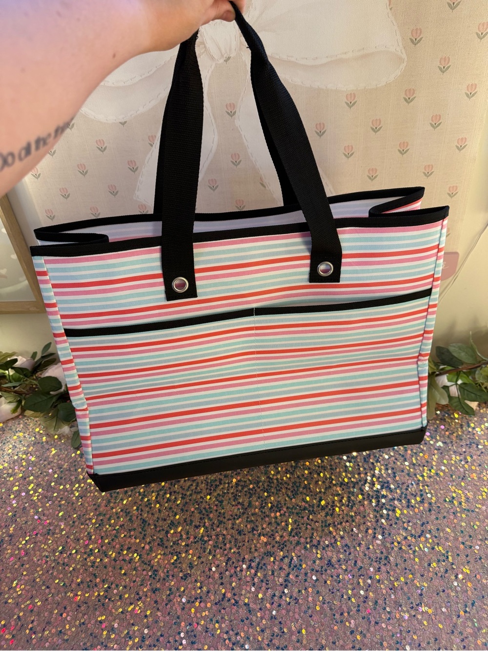 NWT Scout Large Tote Bag in “Popsicle Road" Pattern 🩷🤍🩵 - Picture 7 of 10